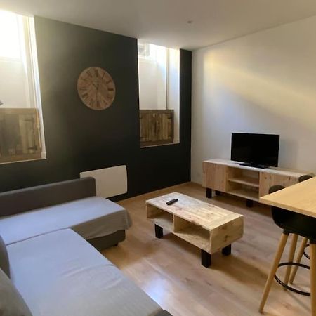 T2 4 Places 4Min A Pied Chateau โป ภายนอก รูปภาพ