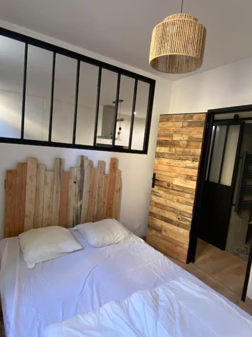 T2 4 Places 4Min A Pied Chateau โป ภายนอก รูปภาพ